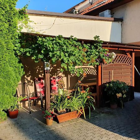 Penzion U Zamku Lednice Exterior foto